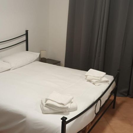 Casa N 2 Con Parcheggio Privato E Colonnina Ricarica Apartment ลีวอร์โน ภายนอก รูปภาพ