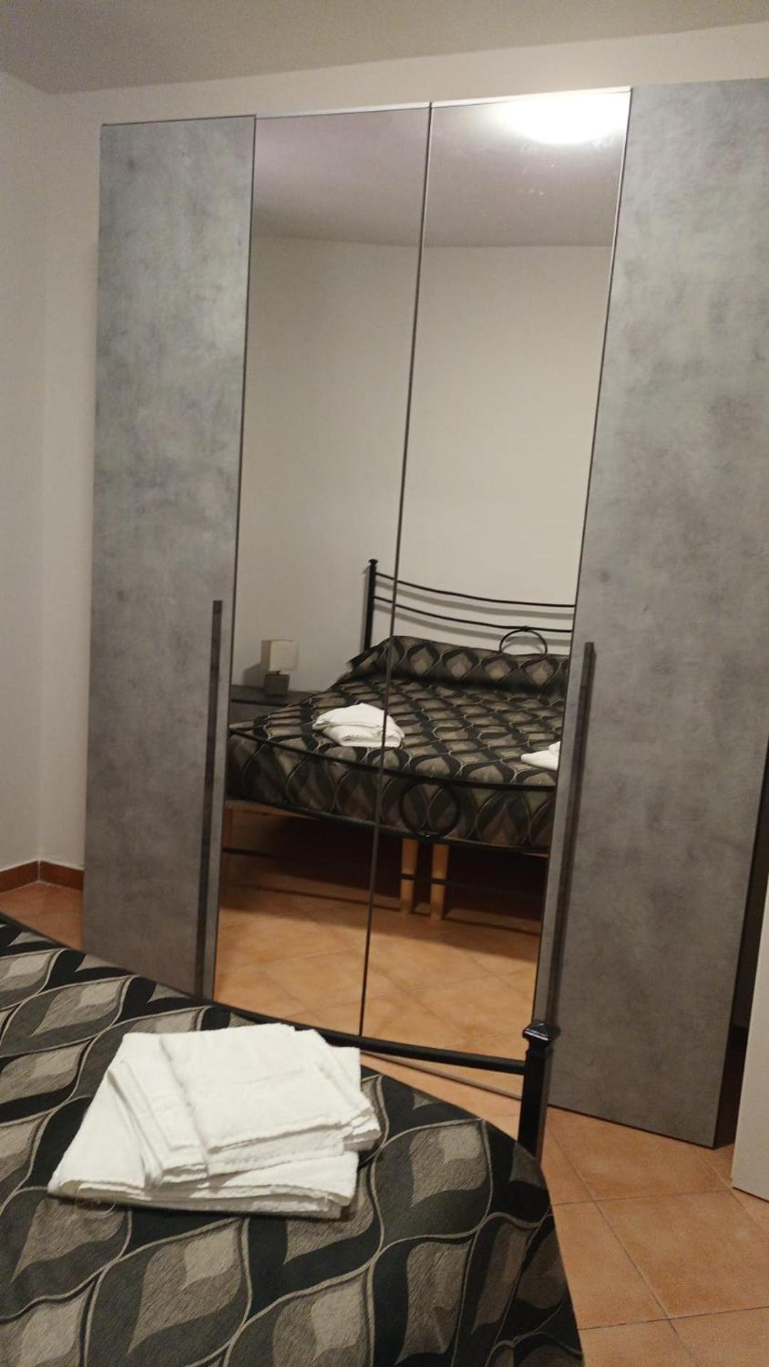 Casa N 2 Con Parcheggio Privato E Colonnina Ricarica Apartment ลีวอร์โน ภายนอก รูปภาพ
