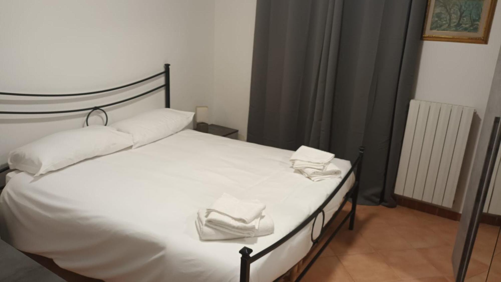 Casa N 2 Con Parcheggio Privato E Colonnina Ricarica Apartment ลีวอร์โน ภายนอก รูปภาพ