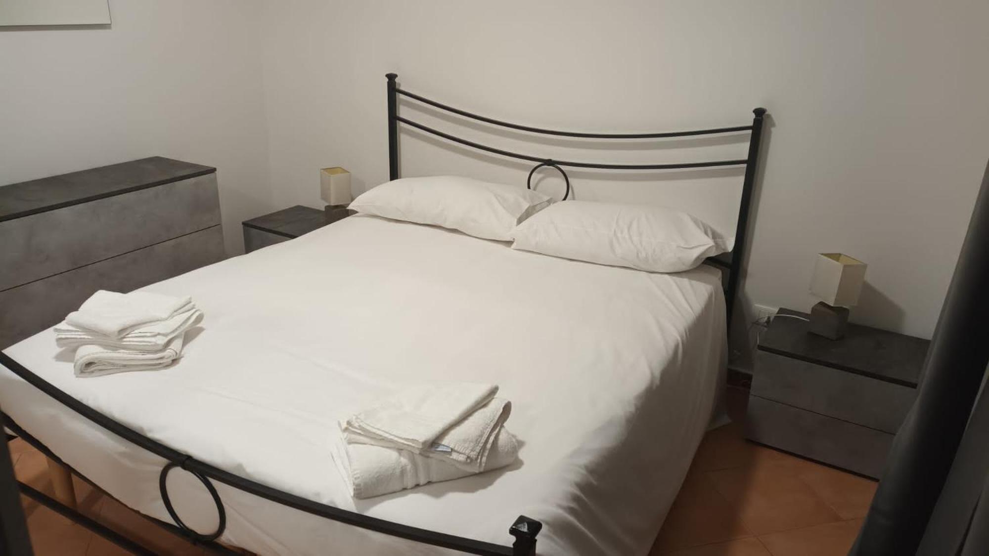 Casa N 2 Con Parcheggio Privato E Colonnina Ricarica Apartment ลีวอร์โน ภายนอก รูปภาพ